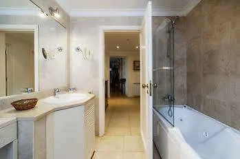 Chiado Apartments Lisboa 0*,